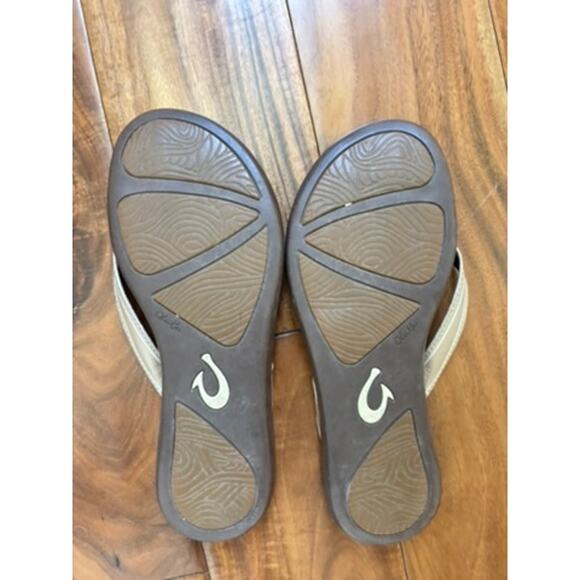 OluKai Women's Size 9 Flip Flops Sandals Beige Great Condition Comfort - Picture 3 of 3